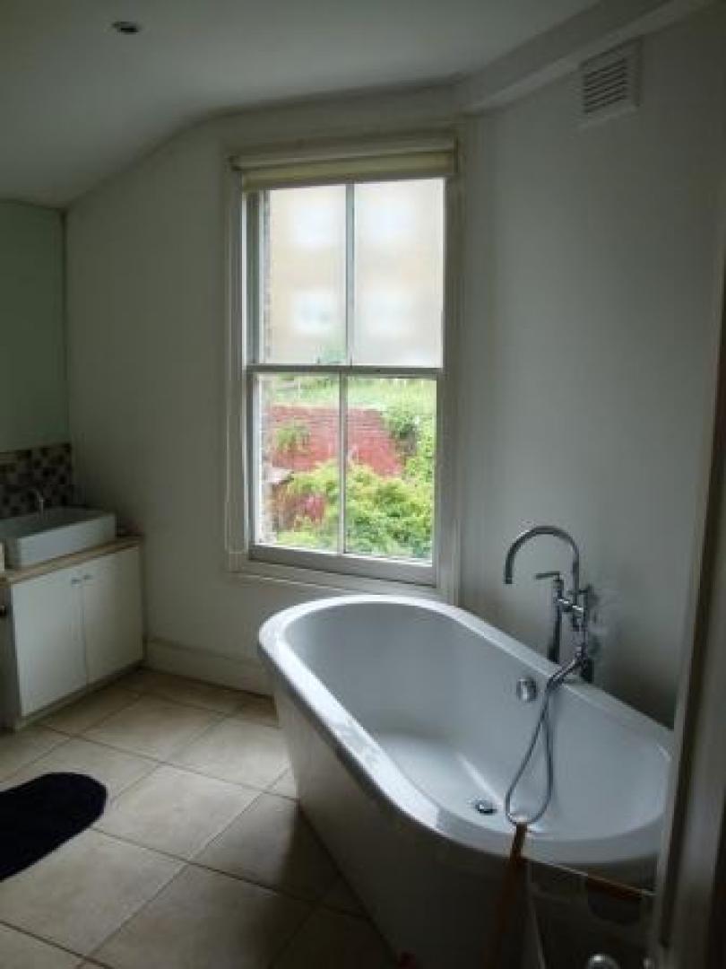 			3 Bedroom, 1 bath, 1 reception Flat			 Kingsgate Road, WEST HAMPSTEAD